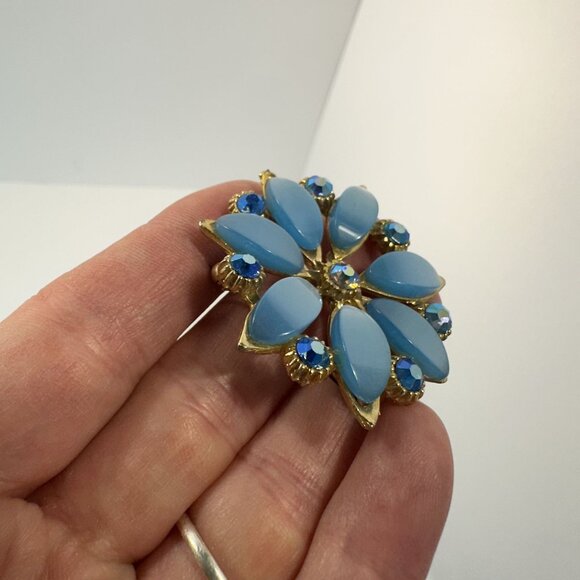 Vintage Womens Aqua Blue Flower Brooch Rhinestones MCM 60s - Picture 4 of 8